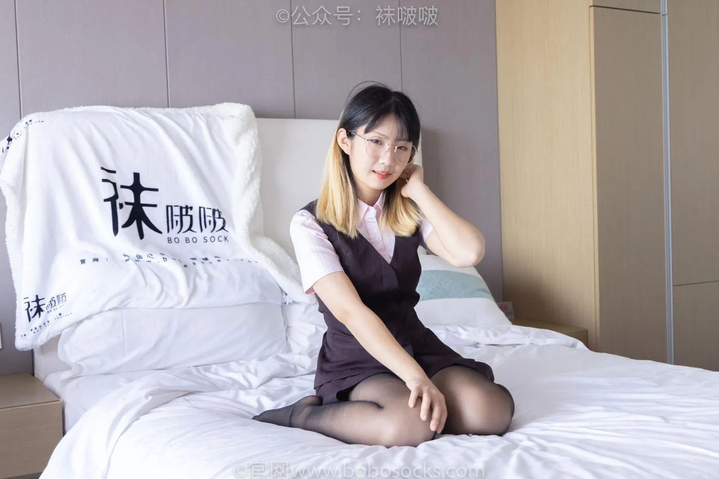 [BoBoSocks袜啵啵]NO.065 砂糖-招行制服、高跟鞋、黑丝 [140P]插图5